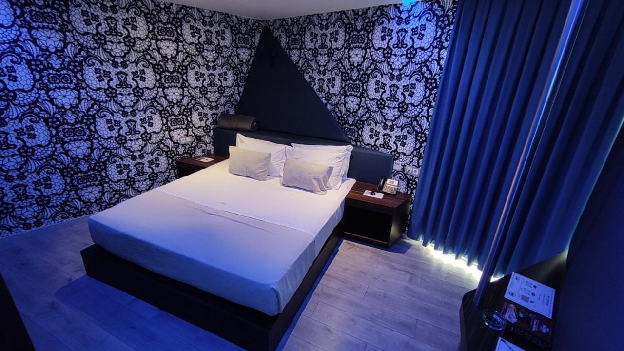 Motel Avenue 莱里亚 外观 照片